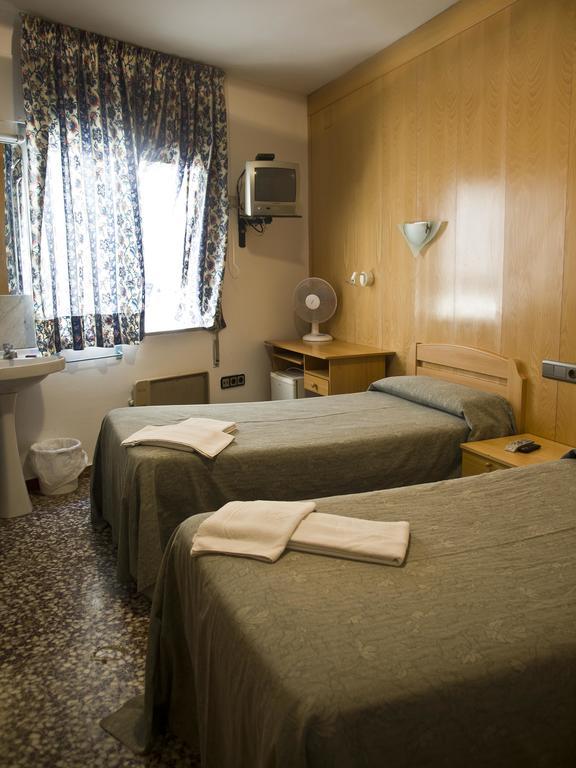 Hostal Lizana อูเอสกา ห้อง รูปภาพ